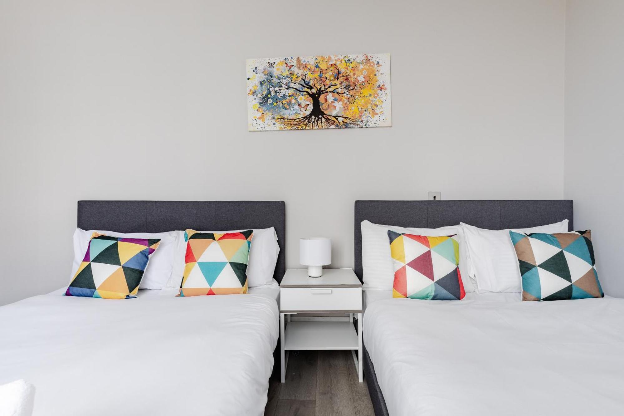 Superb Apartments Opposite Edgware Road Station London Bilik gambar